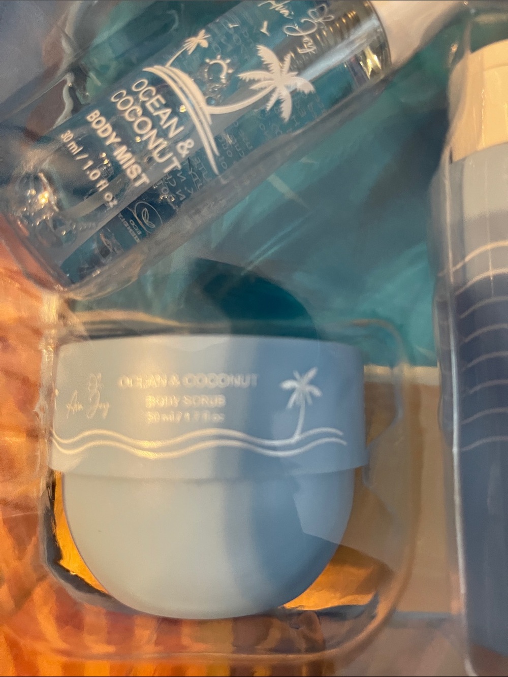 Ava Joy Travel Bath Set Ocean & Coconut- Teal Case - Picture 5 of 6